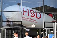 On 14 May 2022, Hochschule Düsseldorf – University of Applied Sciences (HSD) could finally celebrate its 50th anniversary – and the response exceeded everything all organisers had hoped for: Several thousand people came to celebrate during the day and well into the night, creating a unique atmosphere on campus and enjoying wonderful weather.